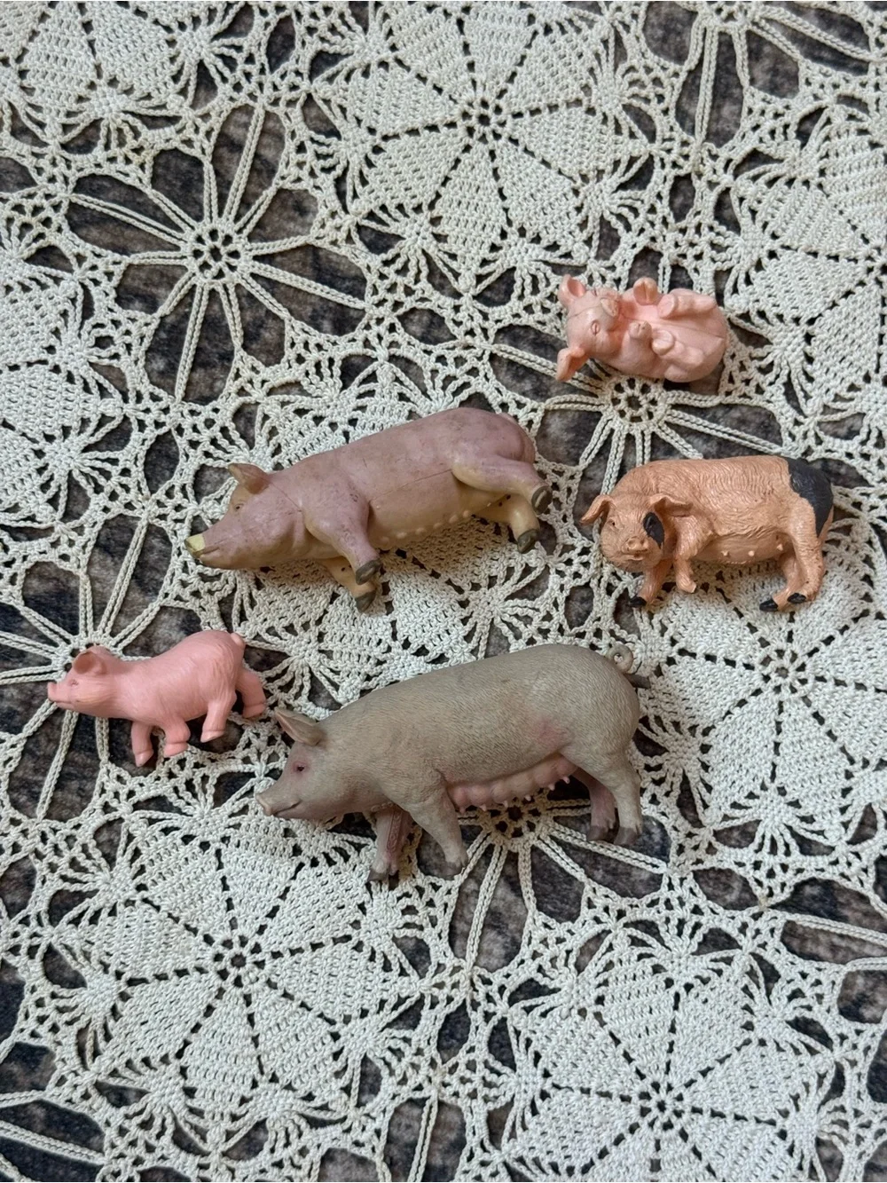 Vintage Pig Figurine Lot of 5 – Farm Animal Miniatures Mixed Styles
